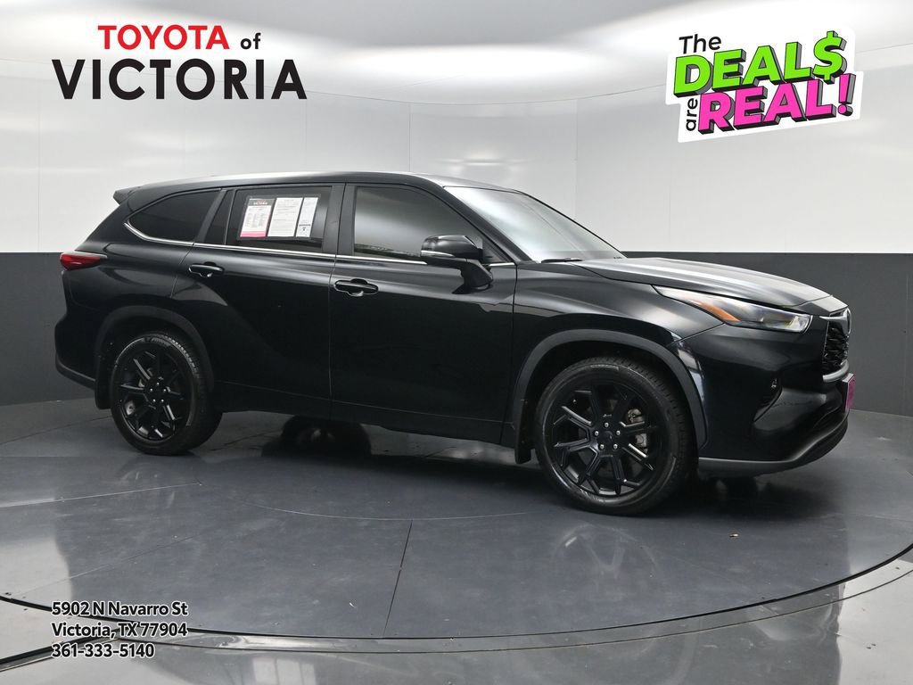Used 2023 Toyota Highlander LE