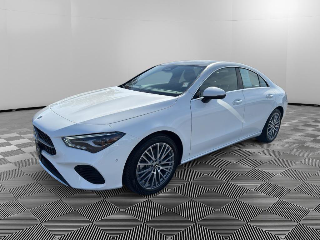 Used 2025 Mercedes-Benz CLA 250 4MATIC image 3