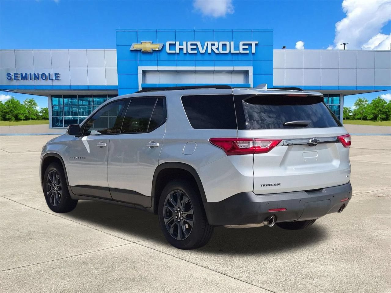 Used 2019 Chevrolet Traverse RS FWD image 3