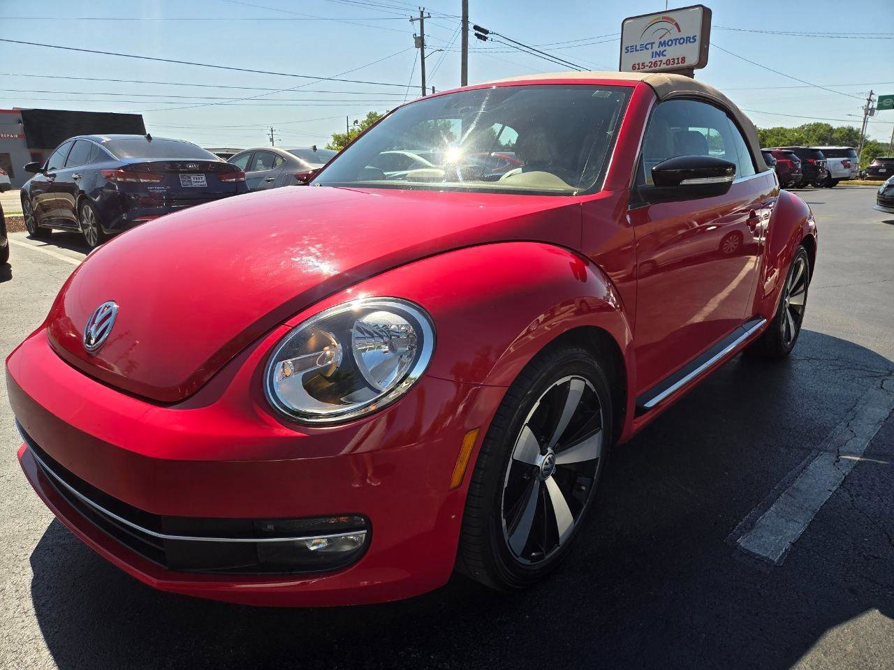 Used 2013 Volkswagen Beetle Turbo 60's Edition FWD image 2
