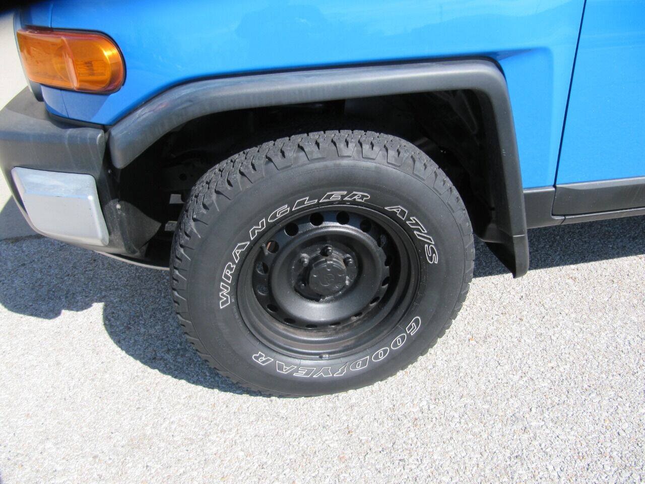 Used 2007 Toyota FJ Cruiser 4WD image 12