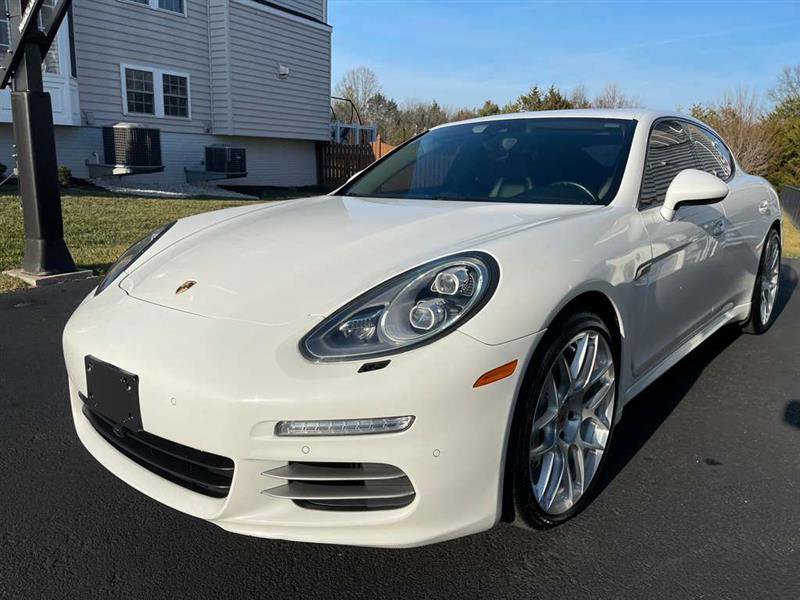 Used 2014 Porsche Panamera 4S image 1