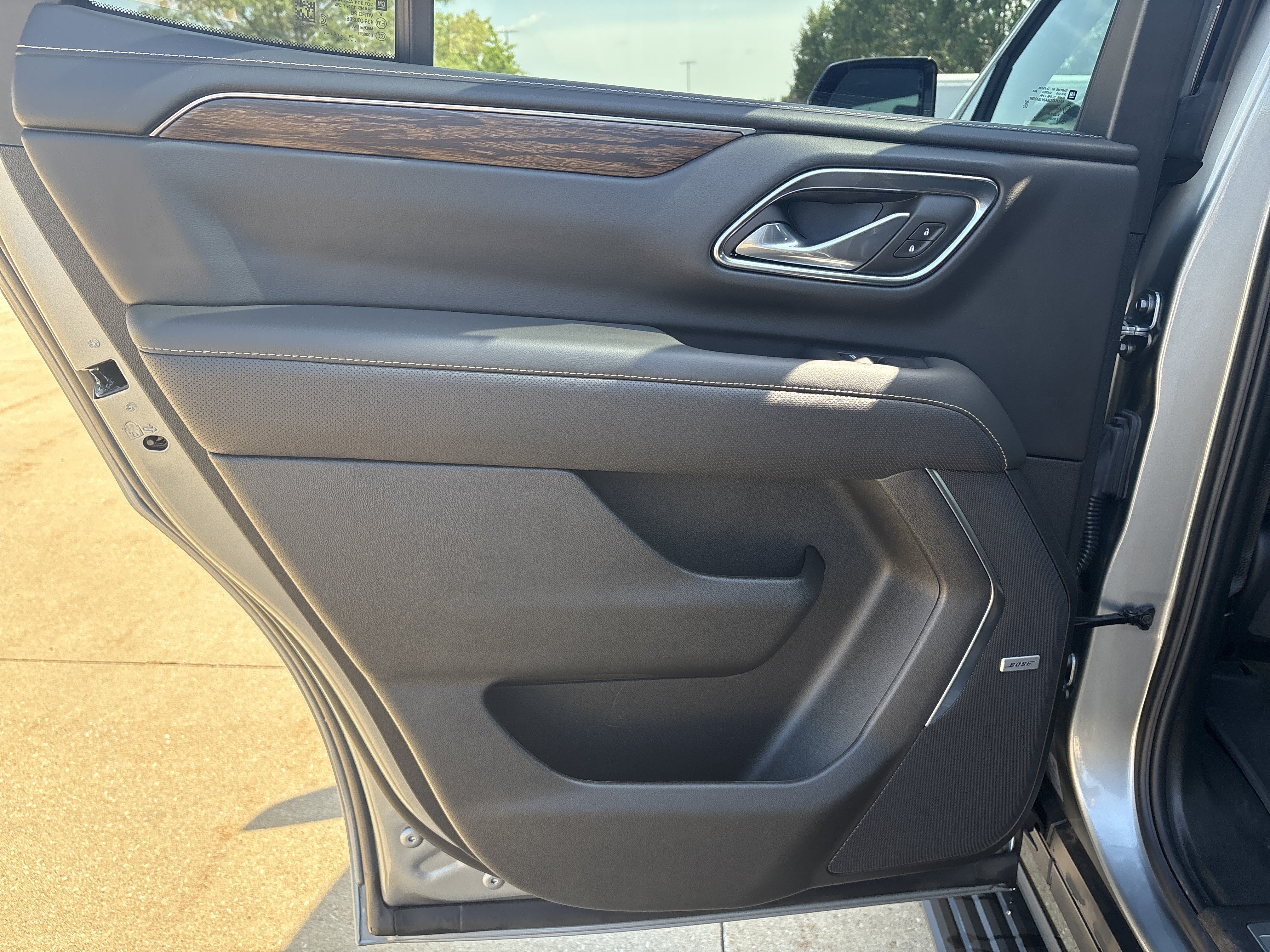 Used 2024 Chevrolet Tahoe Premier w/ Advanced Technology Package AWD/4WD image 12