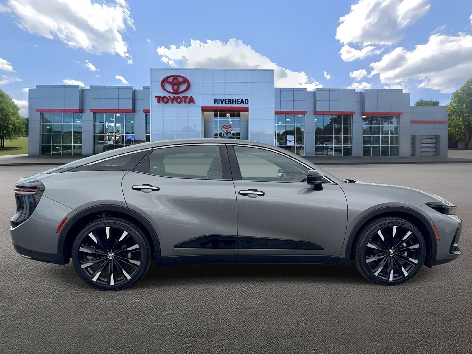 Certified 2023 Toyota Crown Platinum AWD/4WD image 4