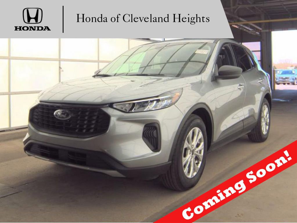 Used 2023 Ford Escape Active w/ Tech Pack #1 FWD image 1