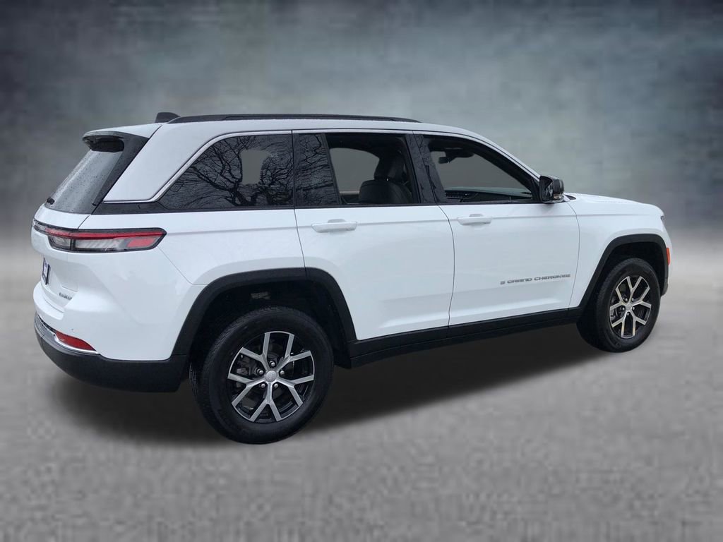 Used 2025 Jeep Grand Cherokee Limited image 8