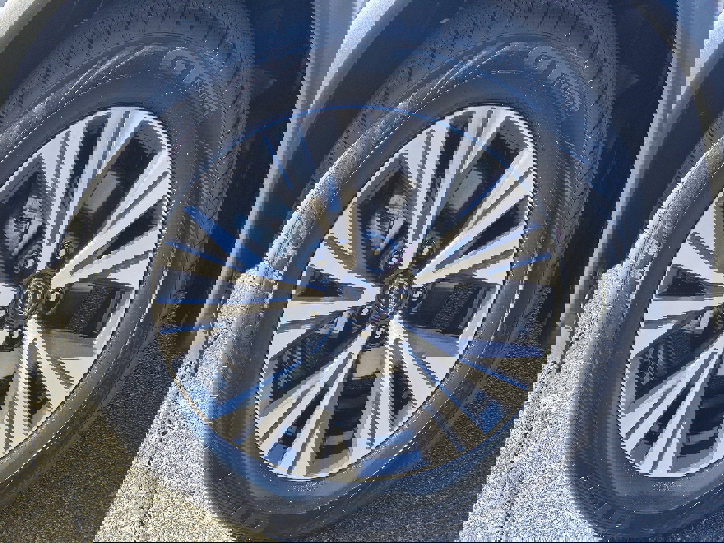 Used 2023 Nissan Rogue SV image 12