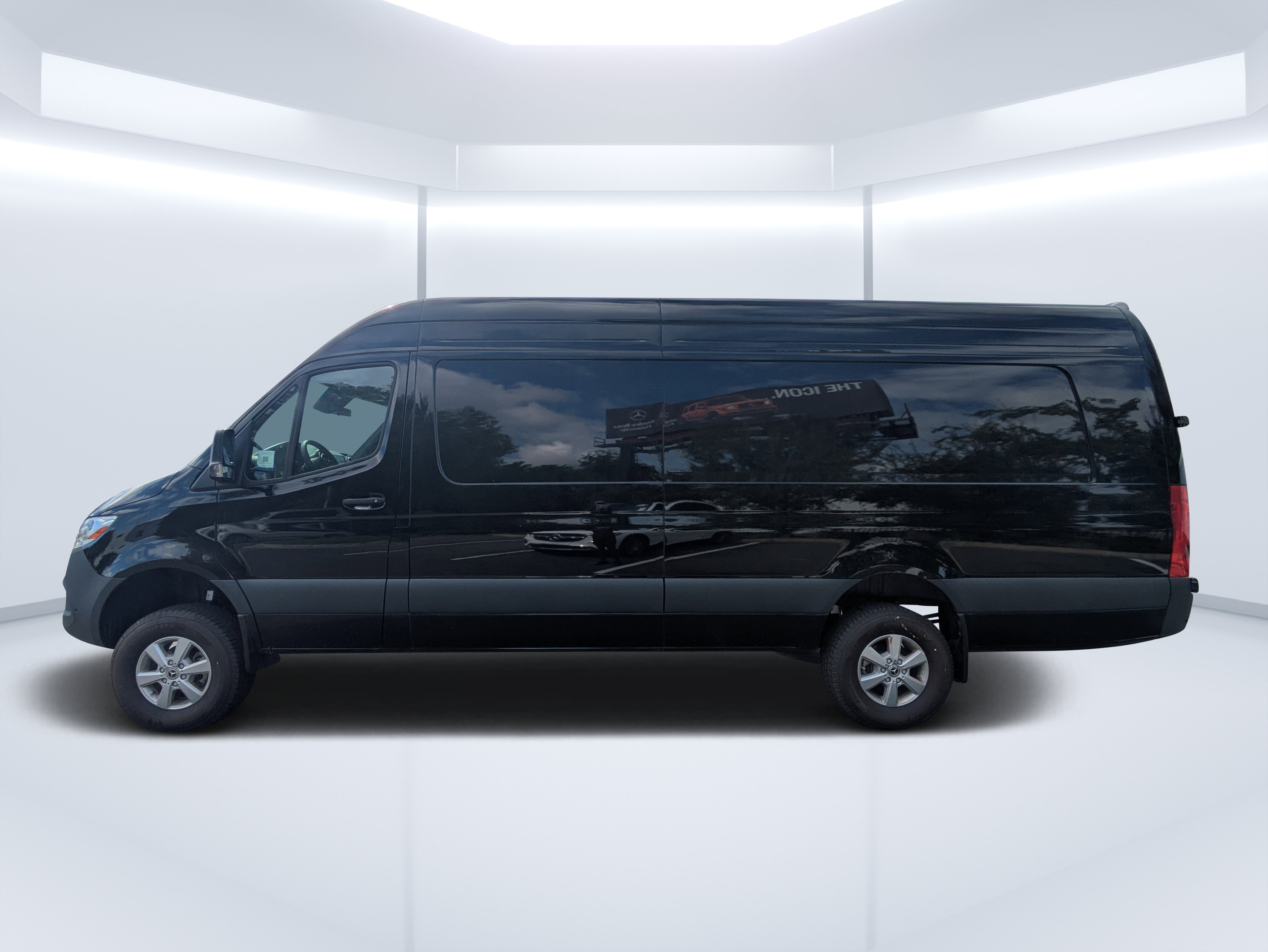 Used 2024 Mercedes-Benz Sprinter 2500 image 6