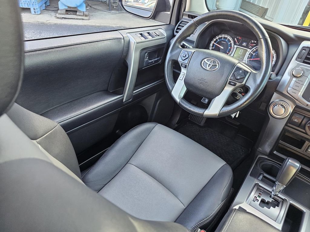 Used 2018 Toyota 4Runner SR5 Premium image 27