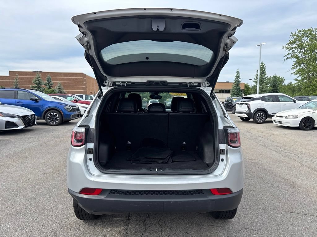 Used 2024 Jeep Compass Latitude AWD/4WD image 7