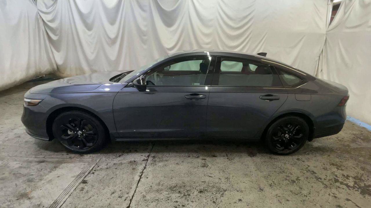 Certified 2025 Honda Accord SE image 5