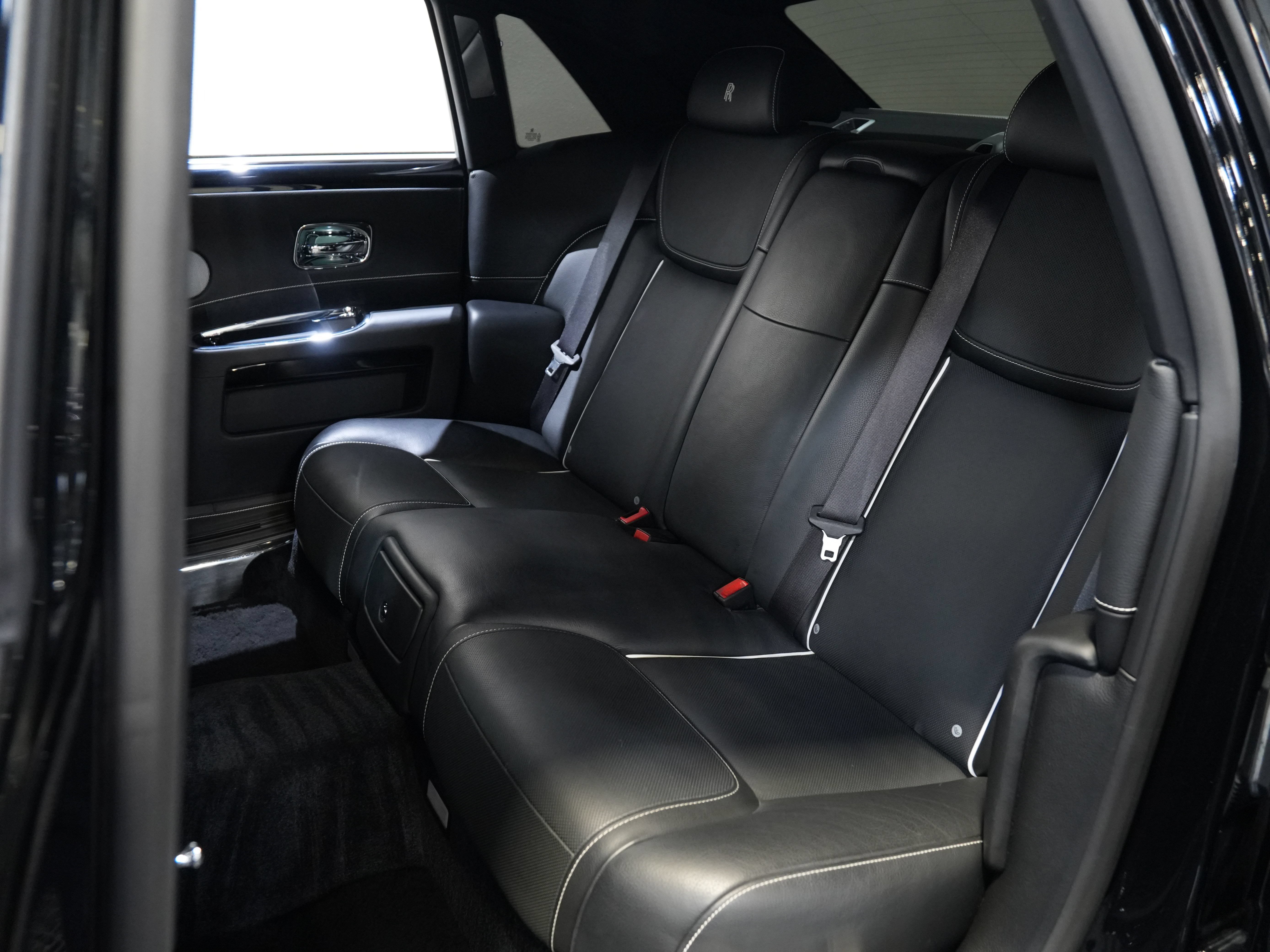 Used 2020 Rolls-Royce Ghost RWD image 37