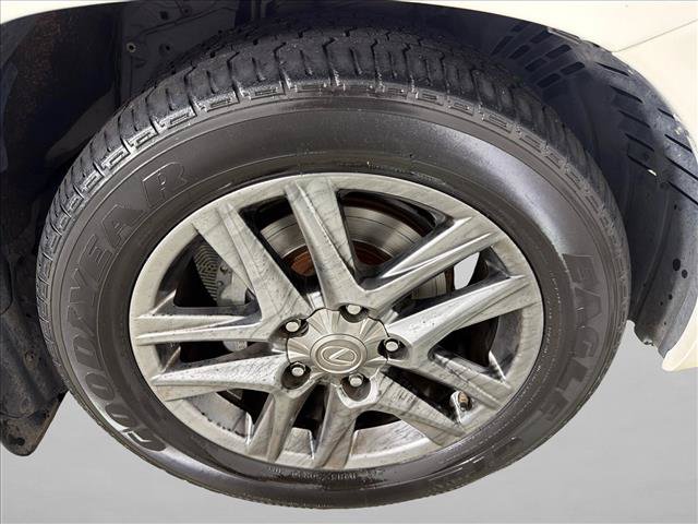Used 2013 Lexus LX 570 4WD w/ Luxury Pkg w/Pre-crash image 14