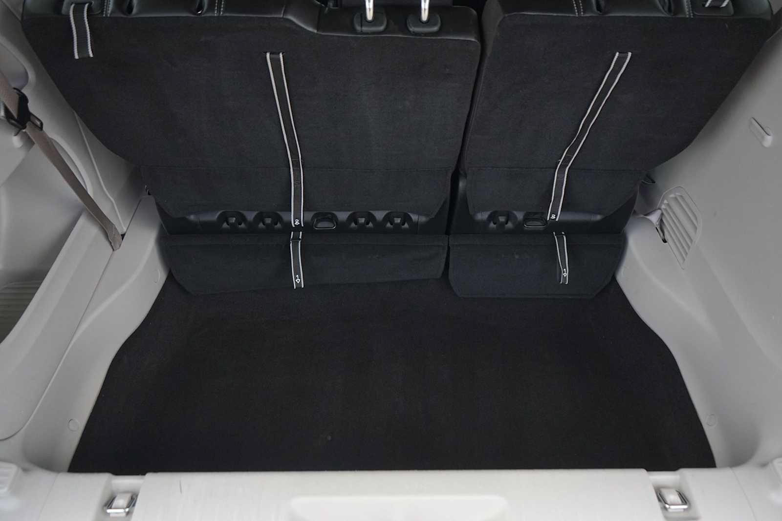 Used 2024 Chrysler Pacifica Touring-L FWD image 27