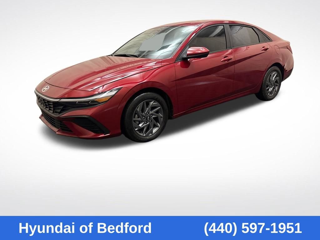 Used 2024 Hyundai Elantra SEL image 1