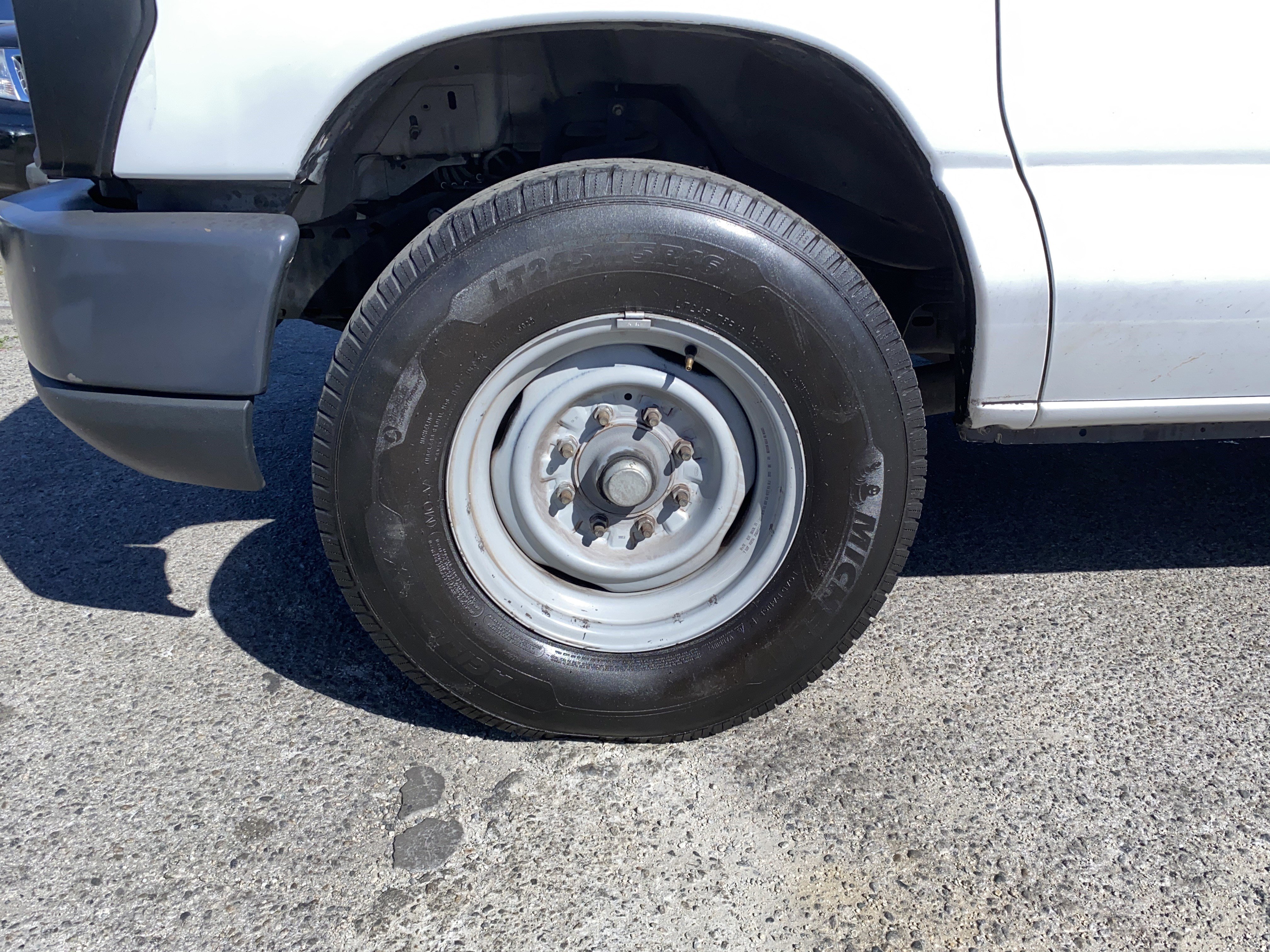 Used 2013 Ford E-150 and Econoline 150 w/ PWR Group image 22