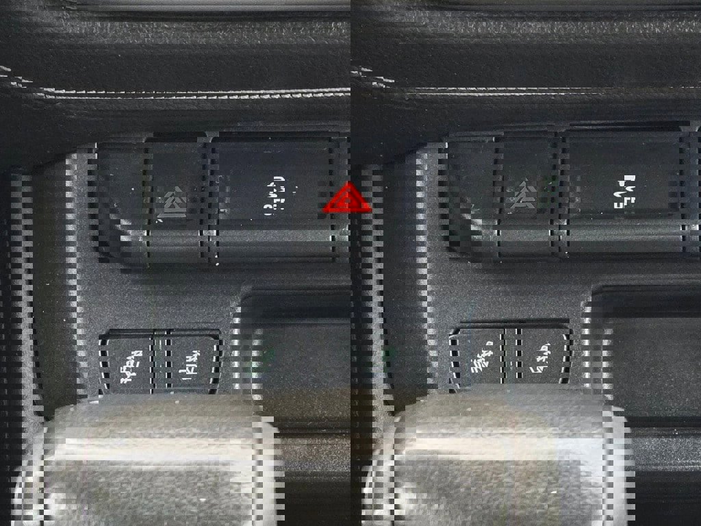 Used 2017 GMC Canyon SLT image 16