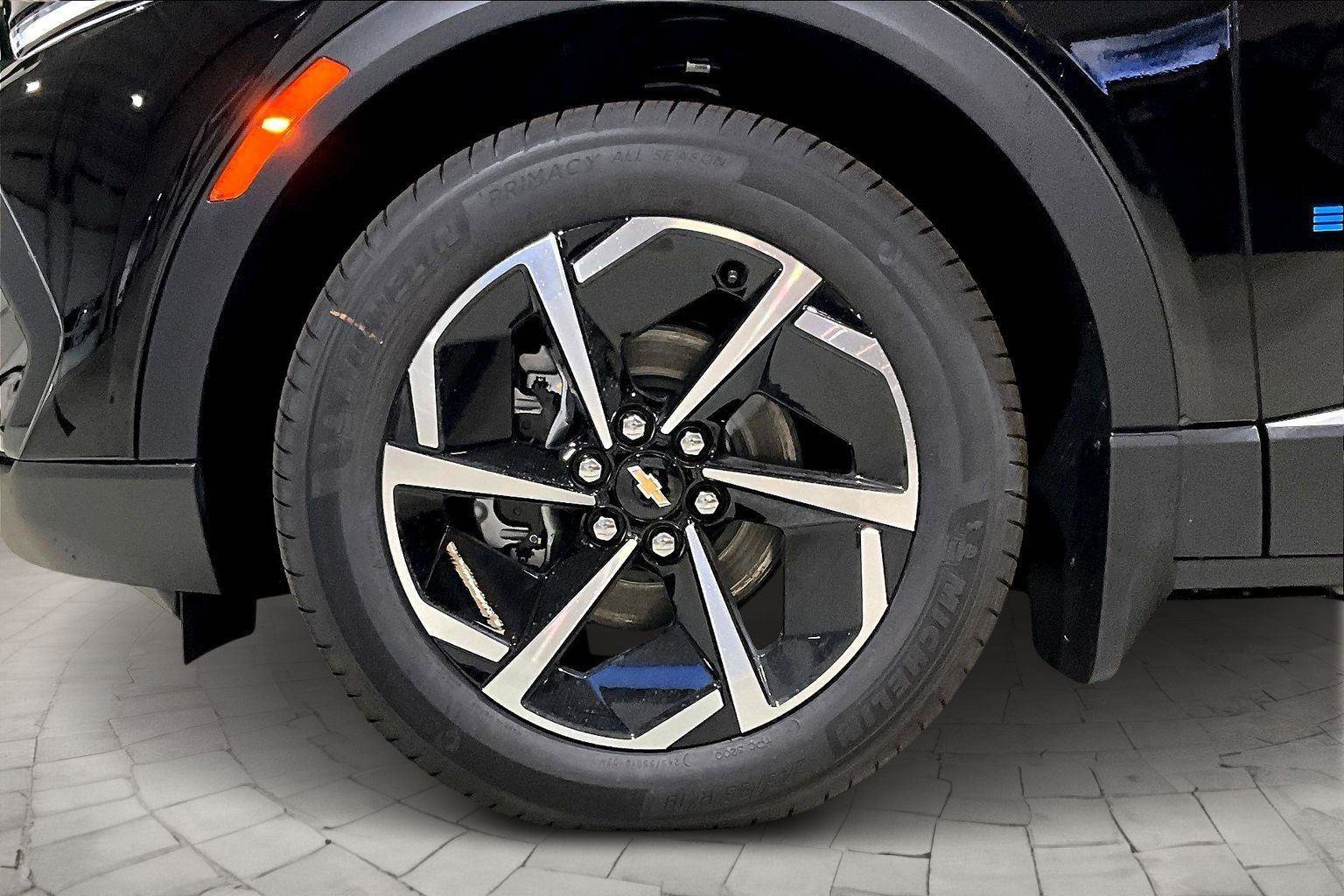 New 2026 Chevrolet Equinox EV LT image 12