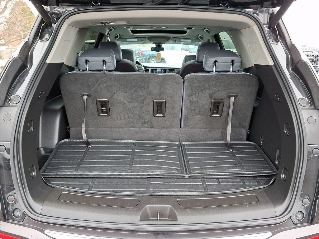 Used 2021 Buick Enclave Essence w/ Sound and Sites Package image 29