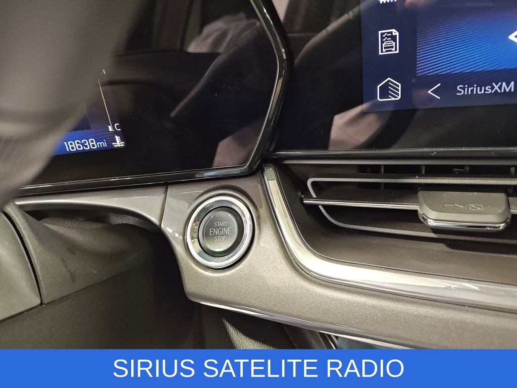 Used 2024 Chevrolet Trax ACTIV w/ Sunroof Package image 28