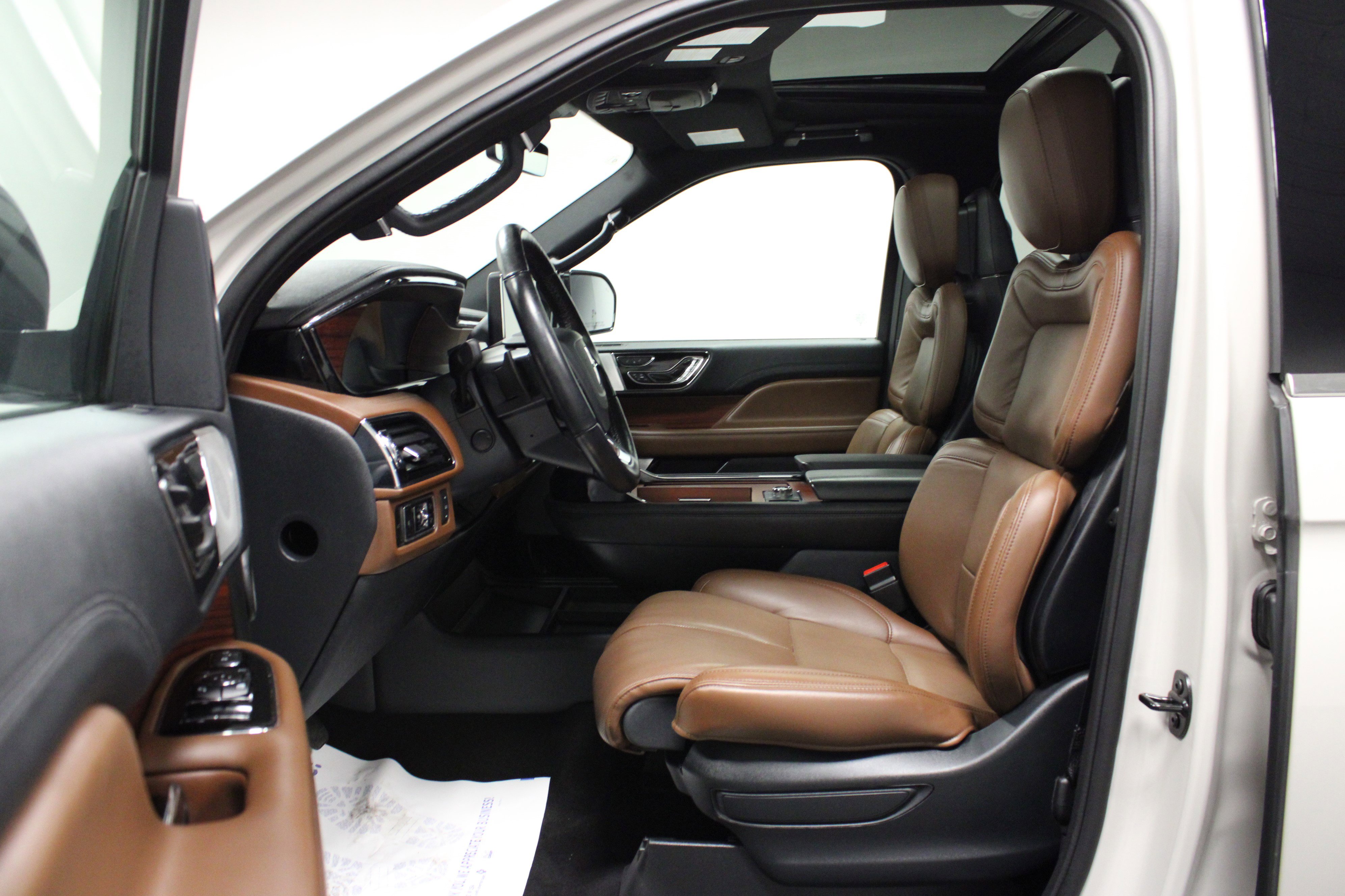 Used 2024 Lincoln Navigator Reserve AWD/4WD image 12