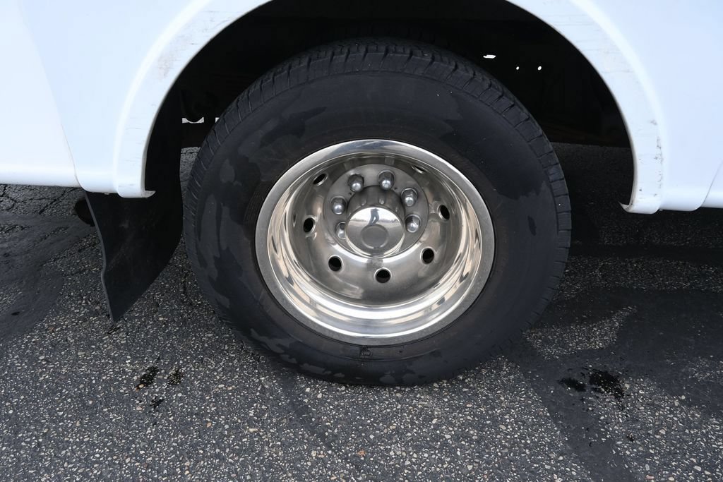 Used 2003 Ford E-450 and Econoline 450 RWD image 15