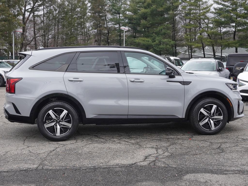 Used 2023 Kia Sorento EX image 17
