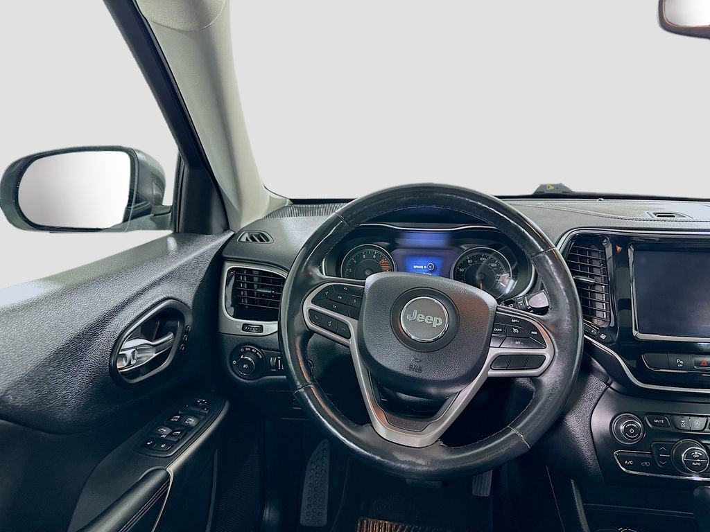 Used 2019 Jeep Cherokee Limited image 21