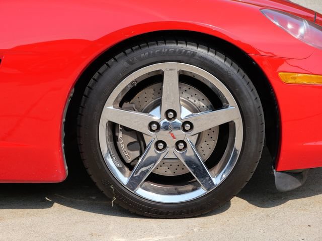 Used 2007 Chevrolet Corvette Convertible w/ Performance Package RWD image 9