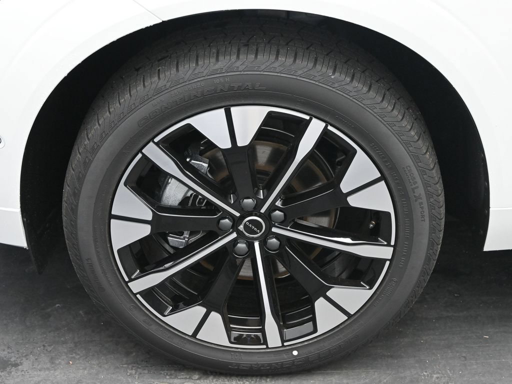 New 2026 Volvo XC60 B5 Plus w/ Protection Package Premier AWD/4WD image 4