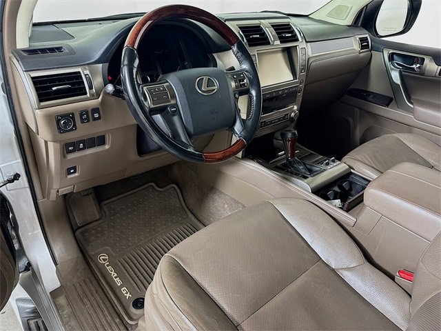 Used 2017 Lexus GX 460 image 7