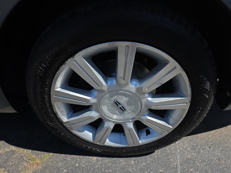 Used 2012 Lincoln MKZ FWD image 32