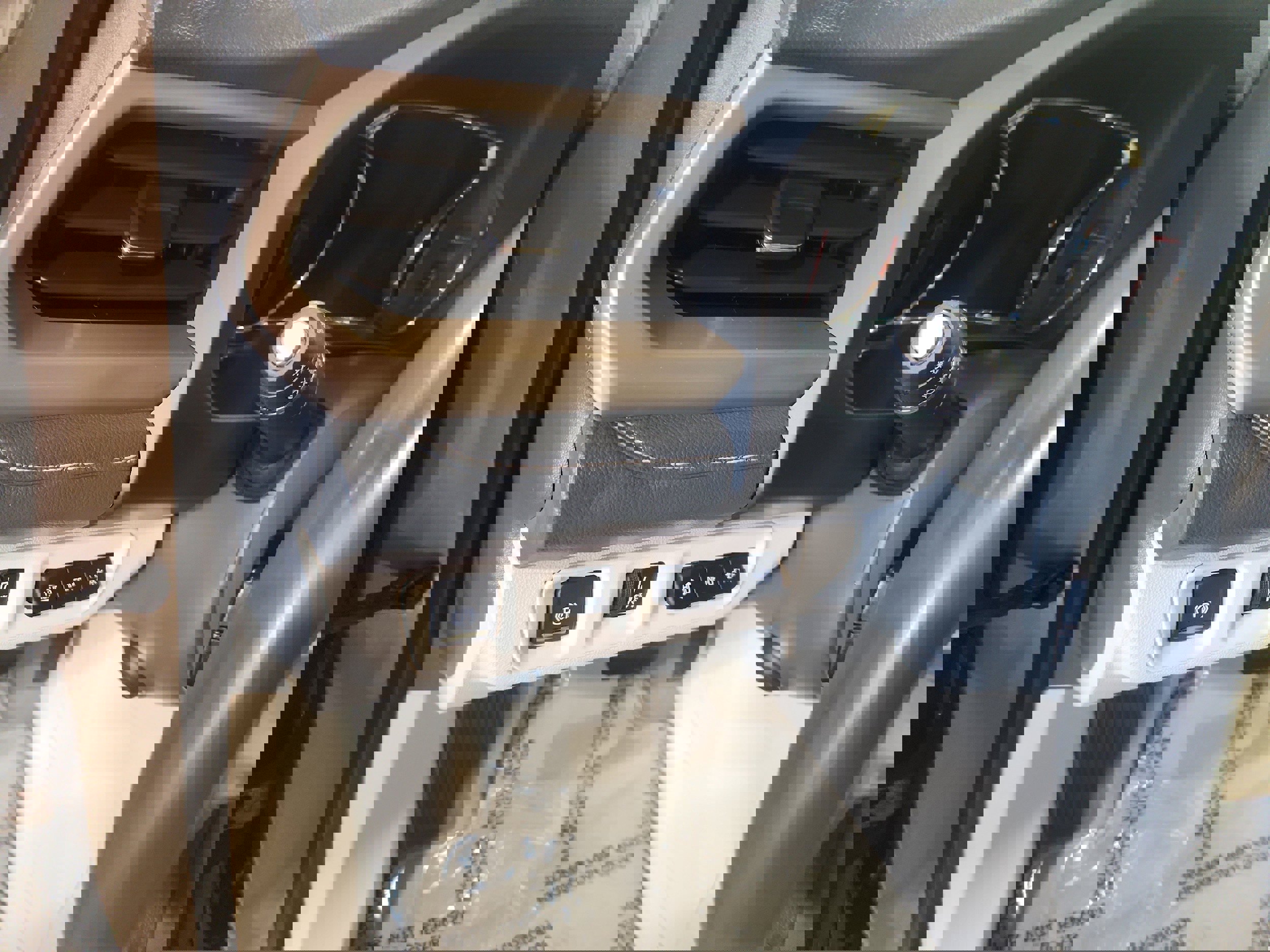 Used 2023 GMC Acadia Denali w/ Denali Technology Package image 15