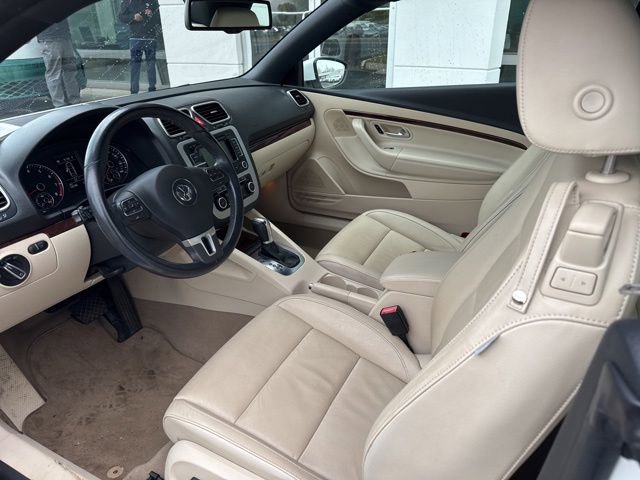 Used 2012 Volkswagen Eos Lux FWD image 8