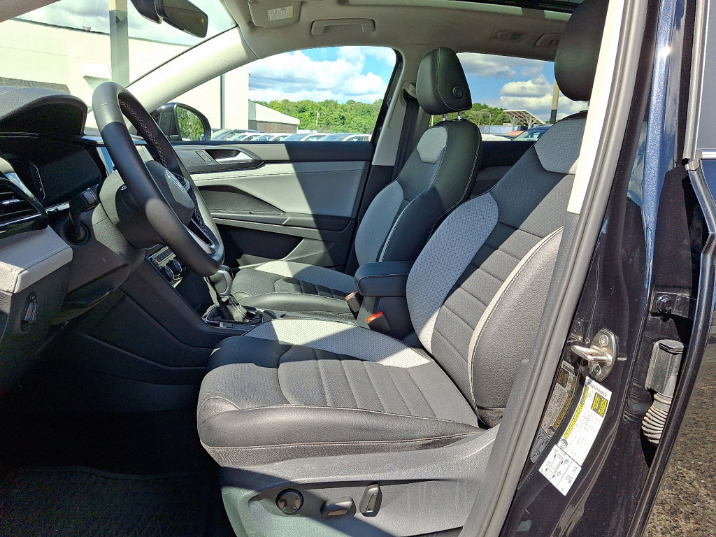 Used 2022 Volkswagen Taos SEL image 24