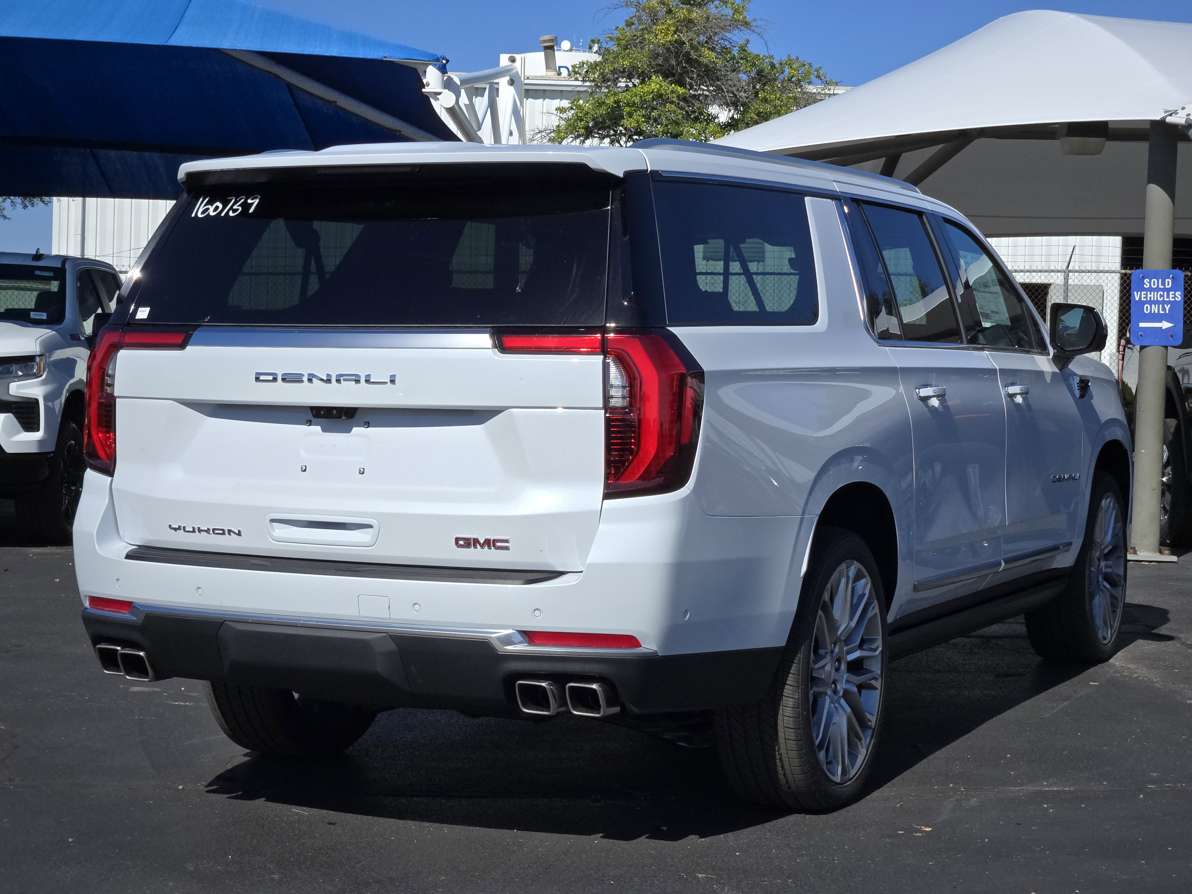 New 2026 GMC Yukon XL Denali w/ Denali Reserve Package image 4