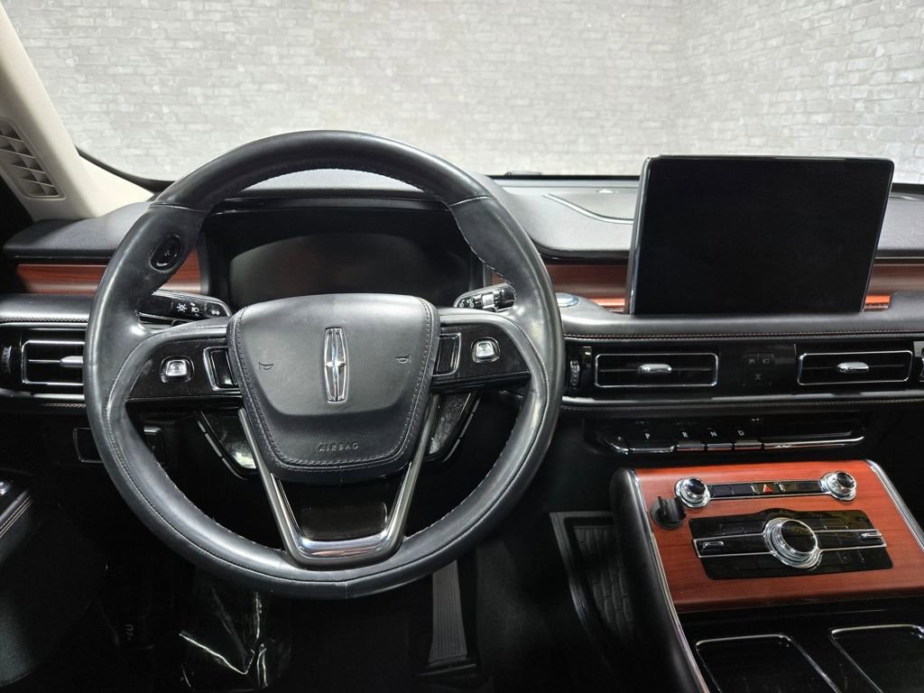 Used 2022 Lincoln Aviator Reserve w/ Equipment Group 201A image 17