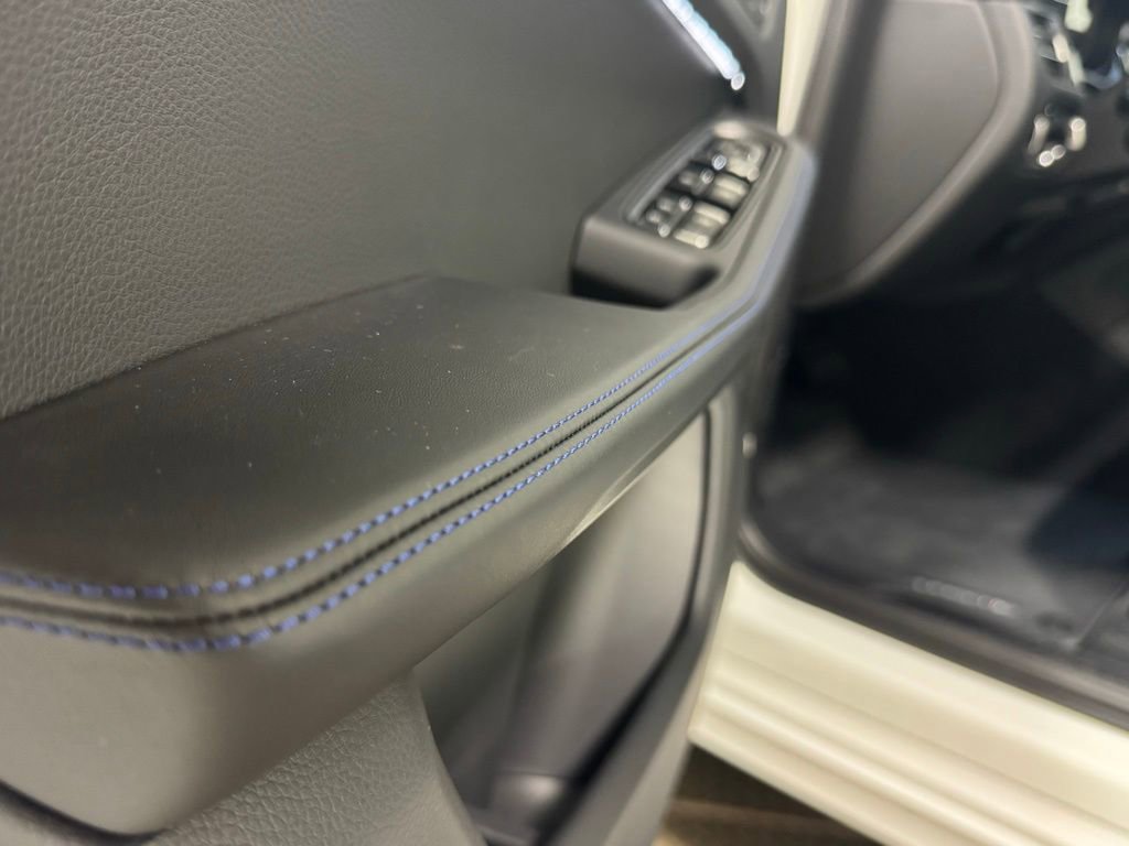 Certified 2026 Porsche Macan AWD/4WD image 10