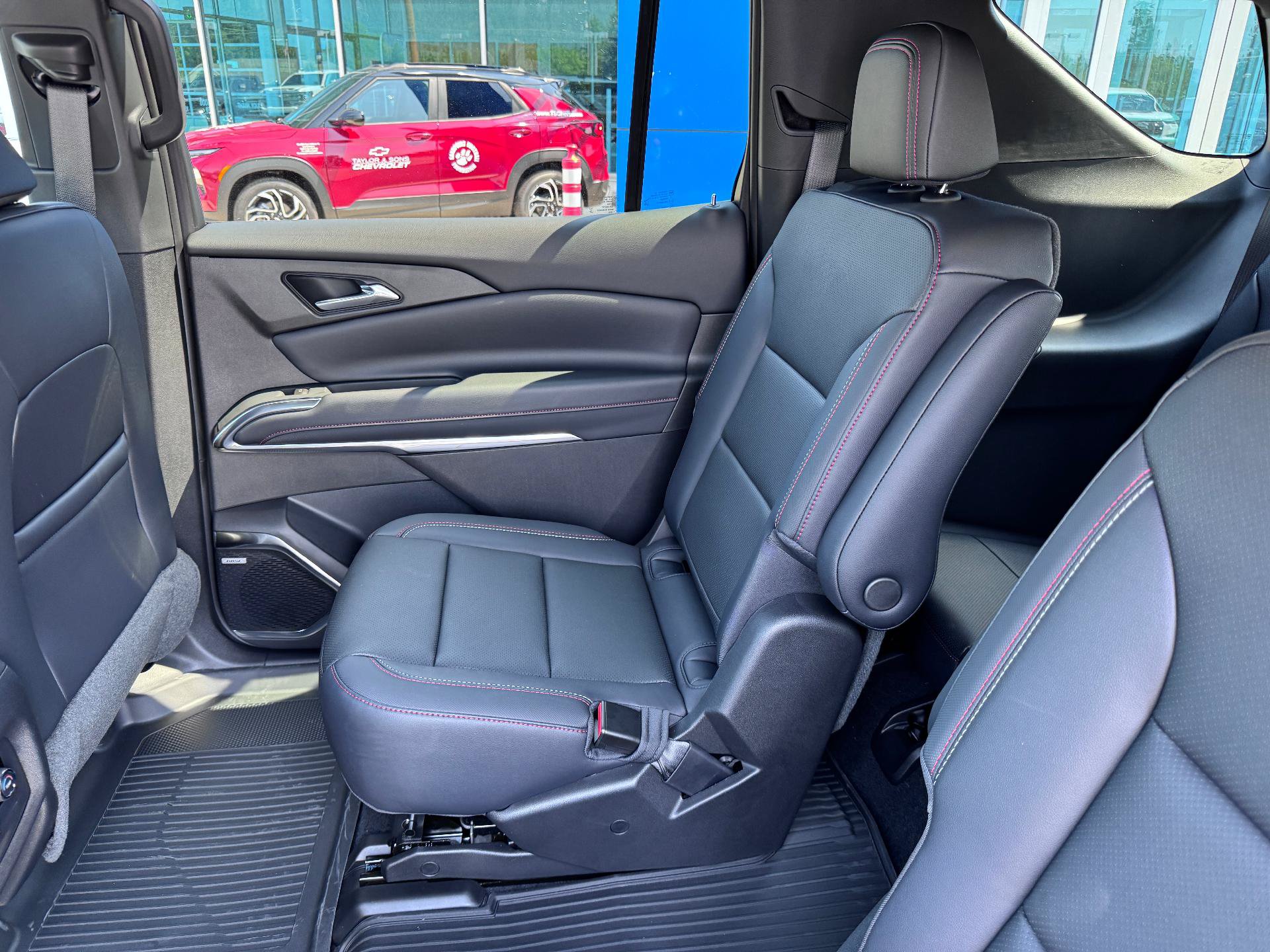 New 2026 Chevrolet Traverse Z71 w/ Enhanced Driving Package AWD/4WD image 16