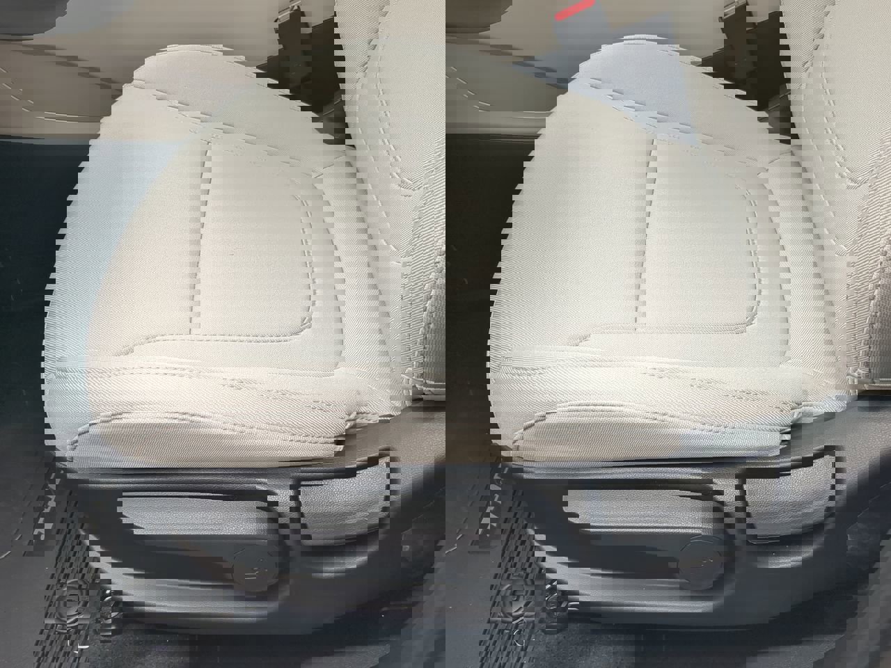 Certified 2025 Hyundai Tucson SE image 18