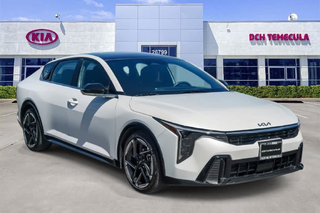 Certified 2025 Kia K4 GT-Line w/ GT-Line Premium Package FWD image 3