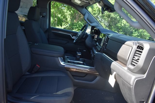 New 2026 Chevrolet Silverado 1500 RST w/ Rally Edition AWD/4WD image 15
