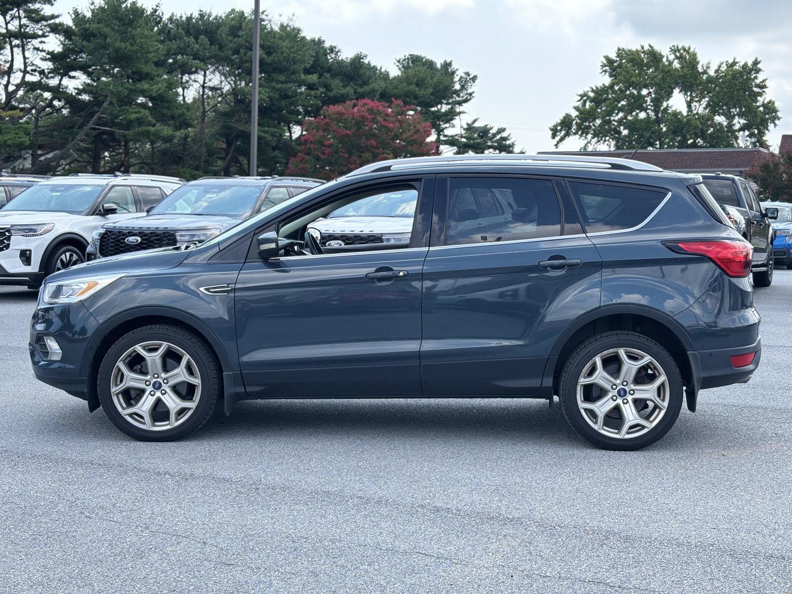 Used 2019 Ford Escape Titanium AWD/4WD image 4