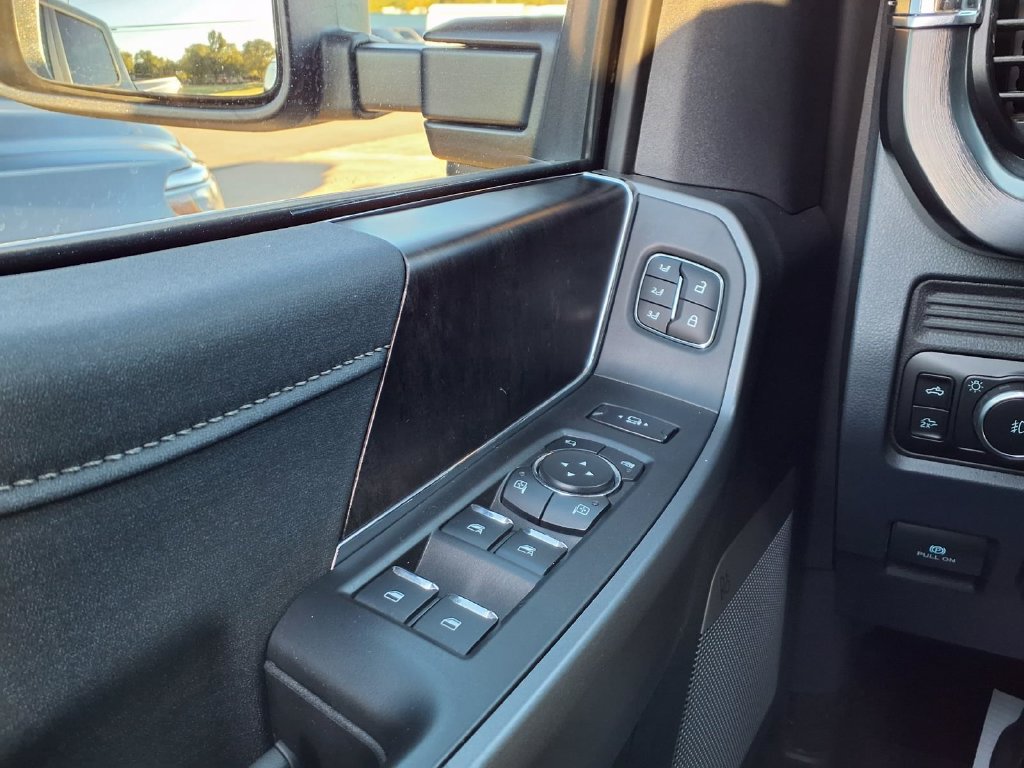 Used 2026 Ford F350 Lariat w/ Lariat Ultimate Package AWD/4WD image 13