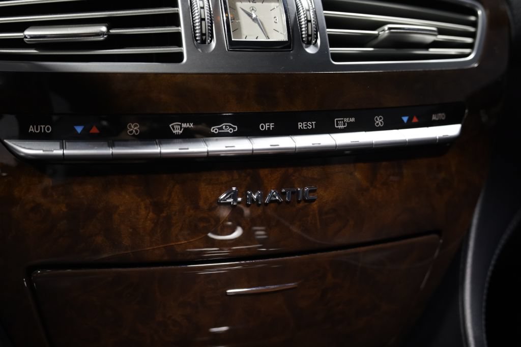 Used 2013 Mercedes-Benz CL 550 4MATIC image 30