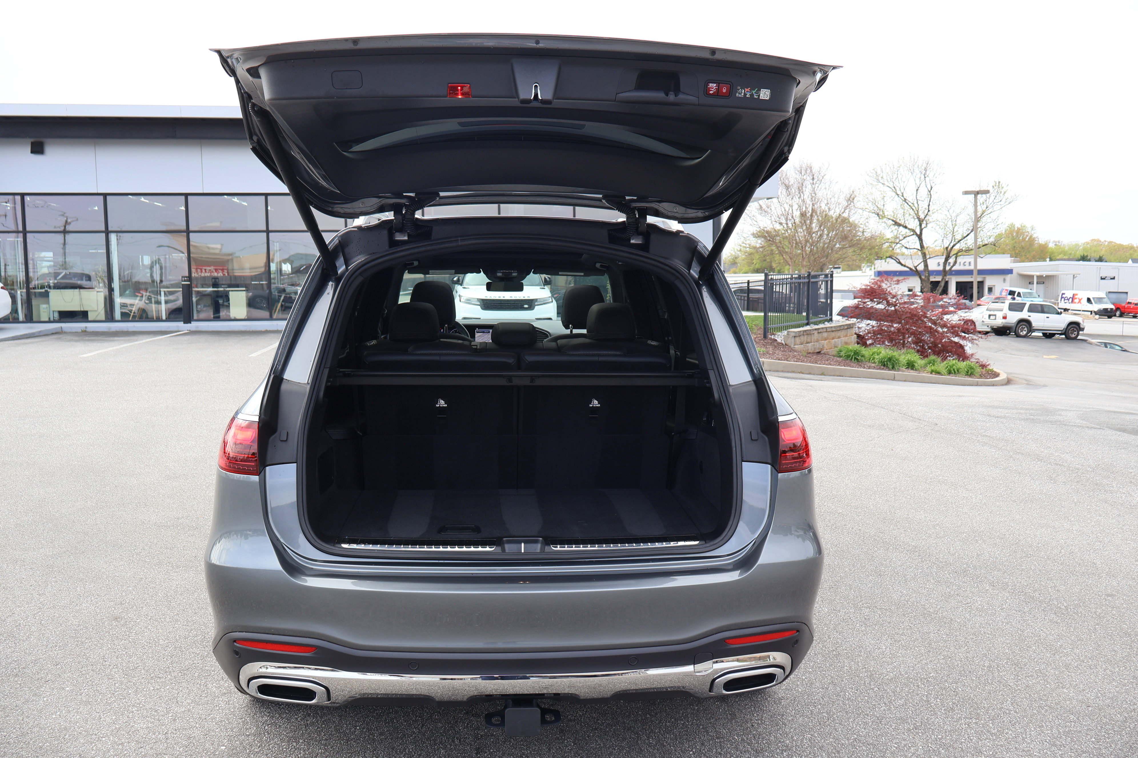 Used 2025 Mercedes-Benz GLS 450 4MATIC image 23