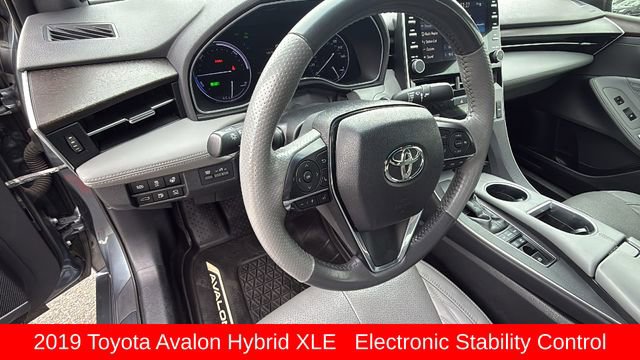 Used 2019 Toyota Avalon XLE image 11