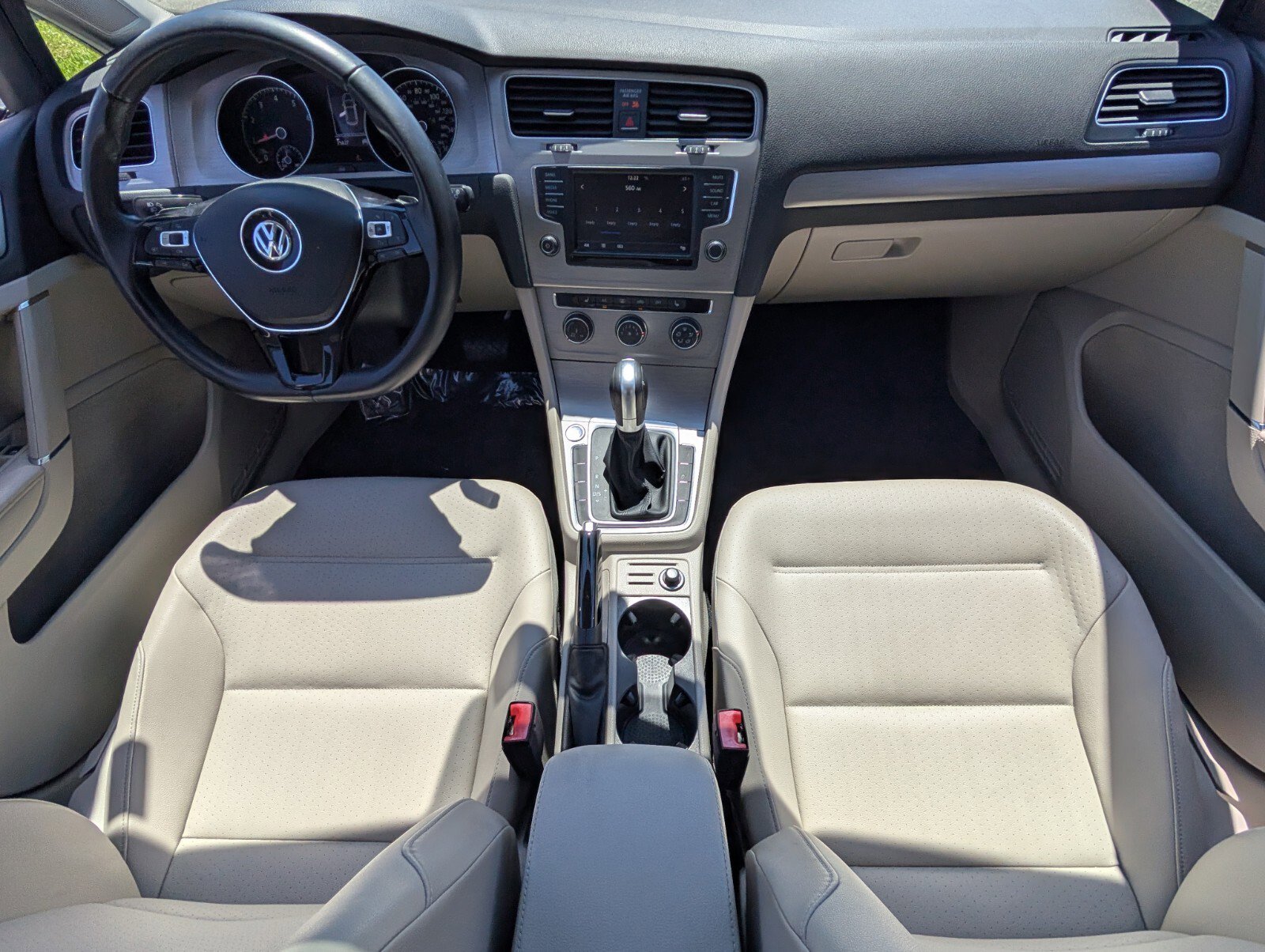 Used 2017 Volkswagen Golf Wolfsburg Edition image 14