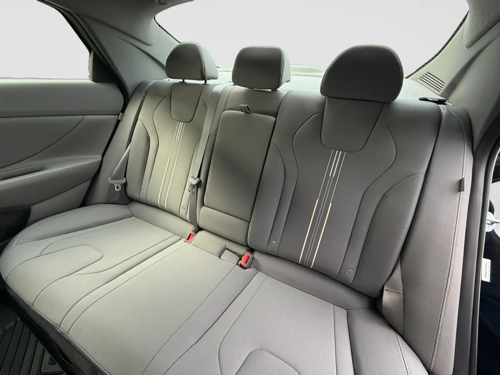 Used 2025 Hyundai Elantra SEL FWD image 15