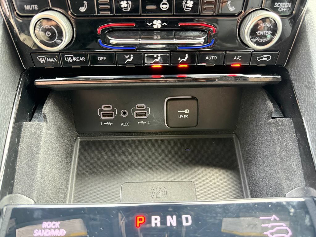 Used 2022 Jeep Grand Cherokee L Overland w/ Advanced Protech Group III AWD/4WD image 28